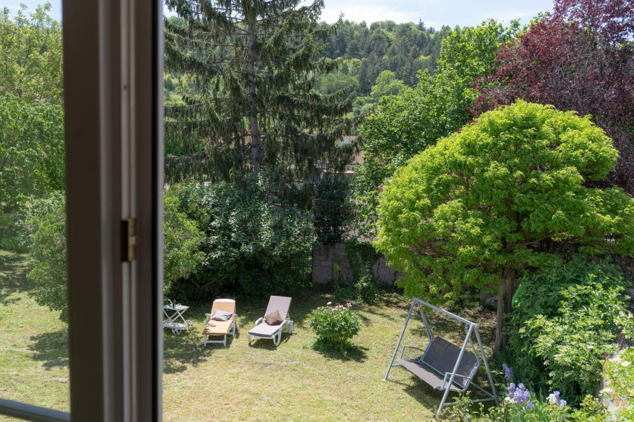 Les Pieds Dans L Herbe Meilhaud Eksteriør billede